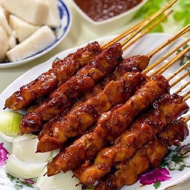 SATE AYAM DAN KAMBING MADURA CAK FATIN