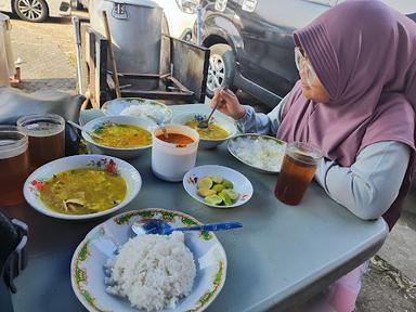 SOTO CEKER AYAM KAMPUNG SUROBOYO