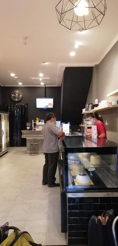 DE'ROTI BAKERY