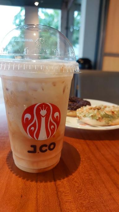 STAND ALONE JCO DONUTS & COFFEE SUDIRMAN