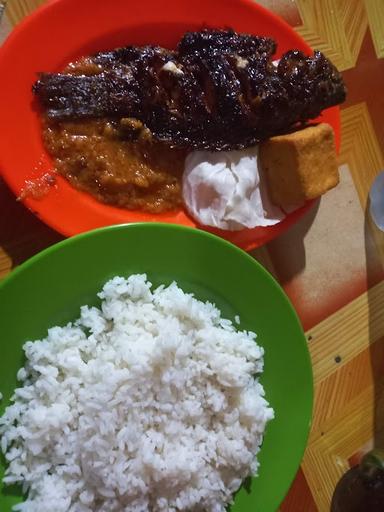 AYAM BAKAR & GORENG PAK PUTRI MALABAR