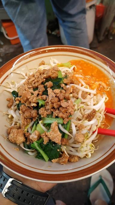 MIE AYAM JAMUR KESATUAN (MIE ROBBY)