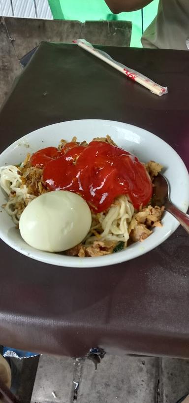 MIE AYAM SI ACONG (SAMPING SD BANGKA)