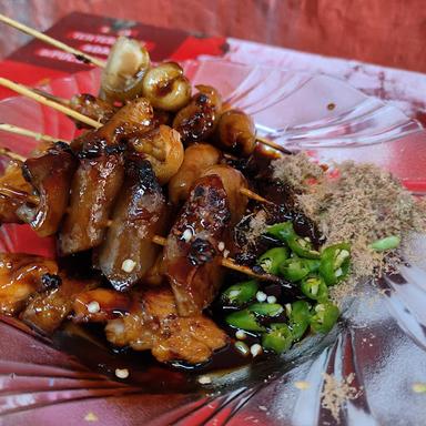 SATE BABI OM BOY