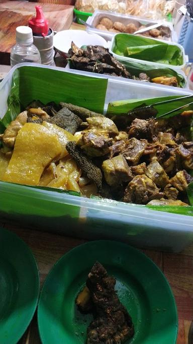 SOTO KUNING IBU TITIN