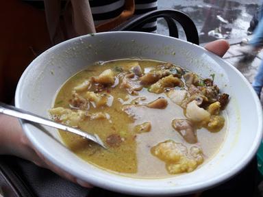 SOTO KUNING PAK BONGKOK