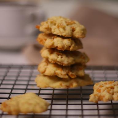 TRES BIEN COOKIES CAKES