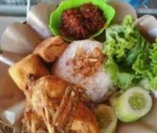 WARUNG ALMEERA (AYAM PENYET EC'HOT)