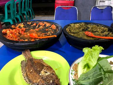 WARUNG NASI AMPERA MASAKAN KHAS SUNDA