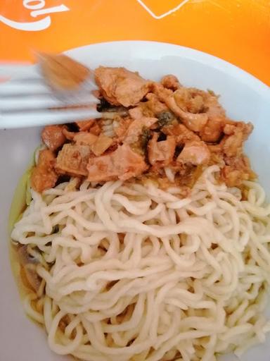 BASO GOYANG LIDAH,PAKUAN