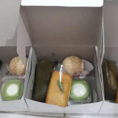 SNACK BOX KUE BASAH | KUE TAMPAH | KUE NAMPAN | CATERING | HAPPY SNACK