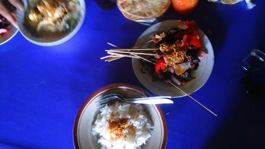 SOP KAKI DAN SATE KAMBING BANG ODOY