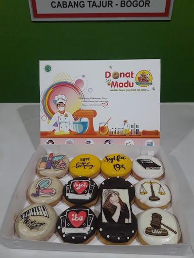 TOKO DONAT MADU CIHANJUANG TAJUR