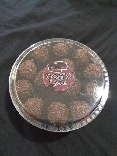 QOM'S COOKIES