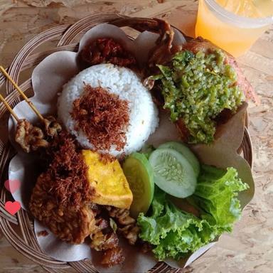 APASI (AYAM PENYET SAMBEL IJO)