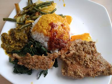 RESTORAN TRIO MASAKAN PADANG PAJAJARAN (SAMPING AZRA)