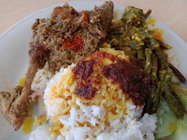 RESTORAN TRIO MASAKAN PADANG PAJAJARAN (SAMPING AZRA)