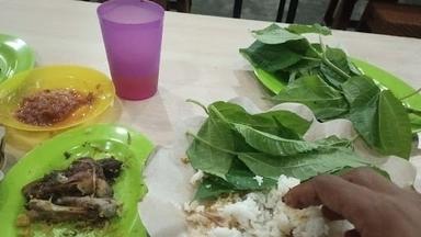 PECEL AYAM KAMPUS