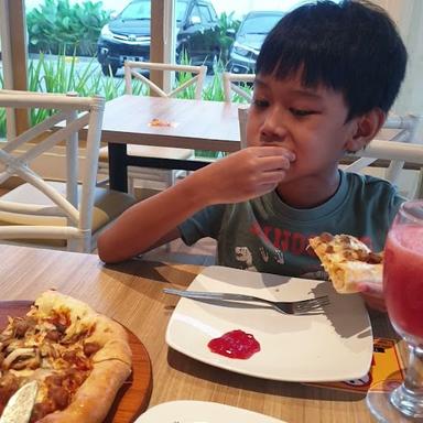 PIZZA HUT RESTORAN