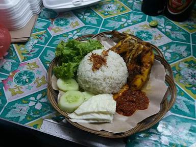 AYAM BAKAR CIRAOS