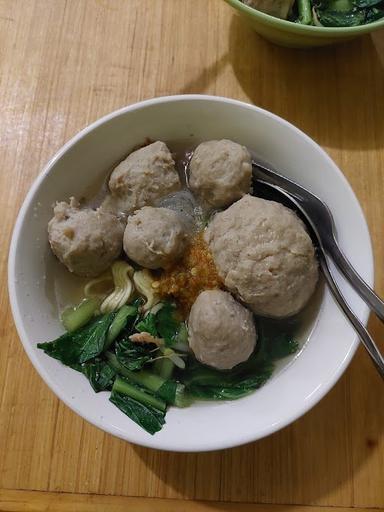 BAKSO POJOK CERIA (PAK DHE SASTRO)