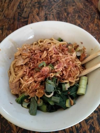 BTS.BAKSO RUSUK TIGA SODARA