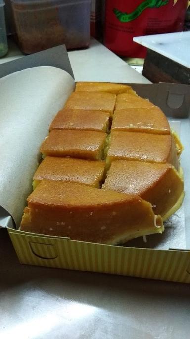 MARTABAK DAN ROTI BAKAR PUTRA BREBES