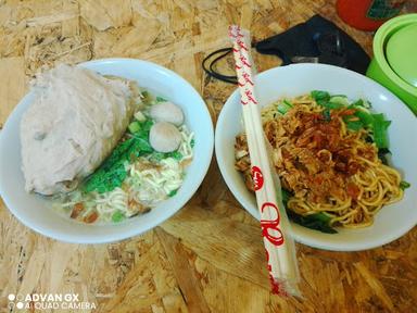 RUMAH MAKAN ANDA MASAKAN PADANG