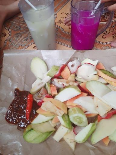 WARUNG GADO GADO IBU NYAI SEGEBRO