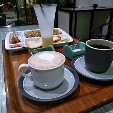 SOFA CAKE, COFFEE & RESTO