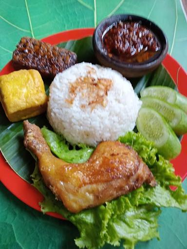 AYAM BAKAR RAZKA