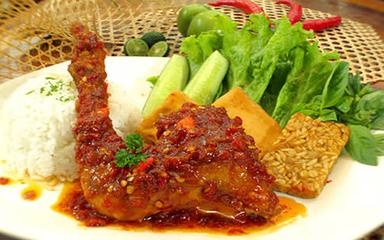 AYAM GEPREK & PENYET MANTAP