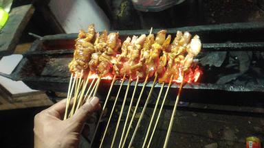 SATE CAK LE DEPAN MANDIRI PETA