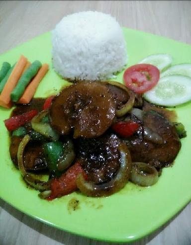 WARUNG NASI AYAM & JENGKOL 68