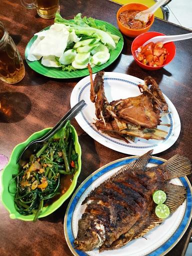 WARUNG PECEL LELE PAK ARIES