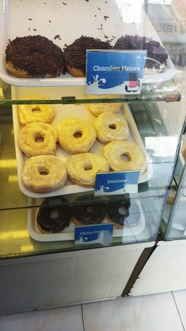 DONSU DONAT SUSU - CIBADUYUT