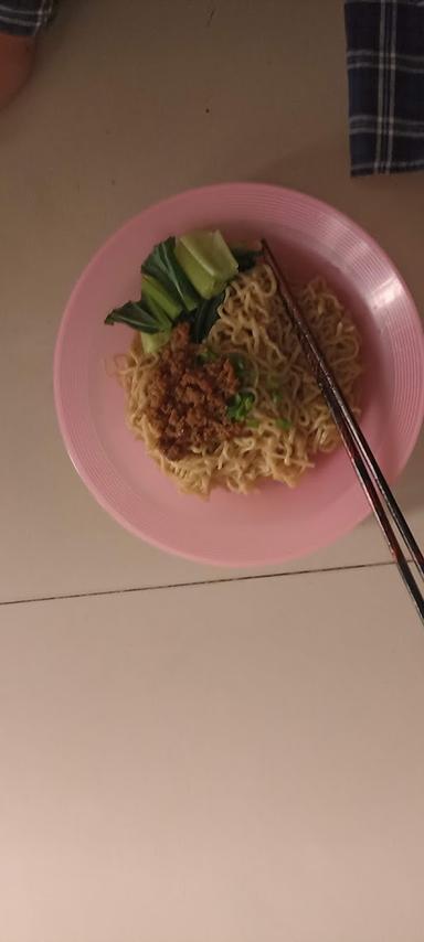 BAKMI BABI HONG JUALIN