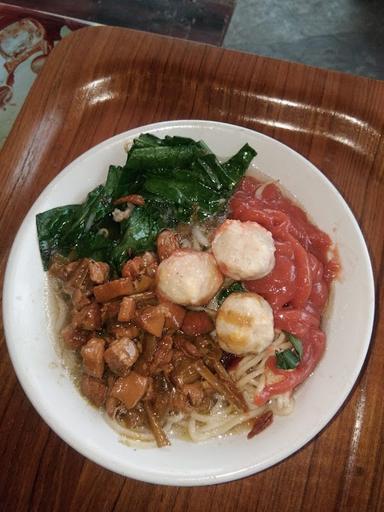 MIE BAKSO TETELAN MAS WIE