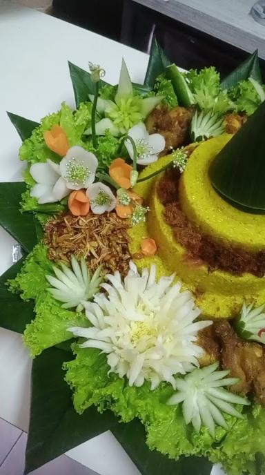 NASI KUNING IBU DIANA