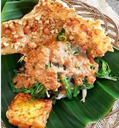 NASI PECEL PINCUK MADIUN RAJANE PECEL