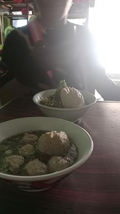 WARUNG BAKSO PUTRI PAK WADI