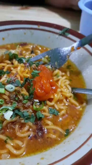 WARUNG BAKSO TANJAKAN