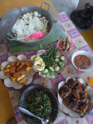 AYAM BAKAR NENEK MOYANG