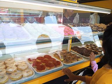 ON DONUT & BREAD PONDOK PETIR