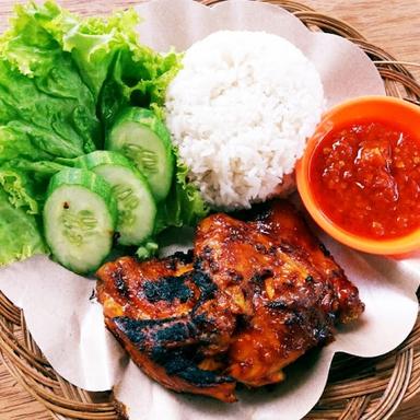 AYAM BAKAR BUNDA NURUL