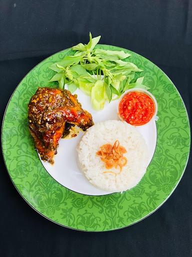 AYAM BAKAR MADU BY RIANY