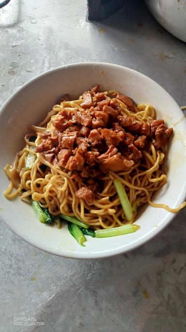 MIE AYAM DUA SAUDARA