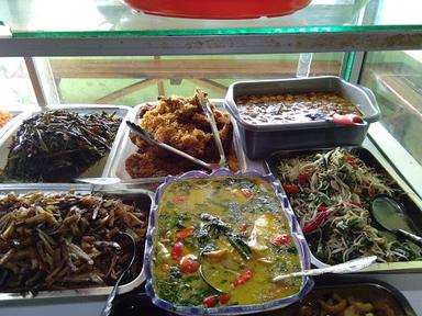 WARUNG NASI BREBES