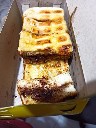 ROTI BAKAR ARANG ANAMORPHIE