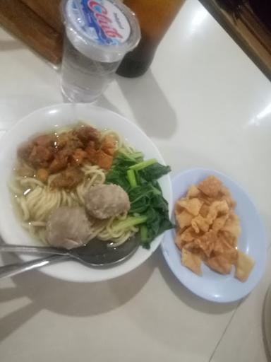 BAKSO & PANGSIT LEMBO